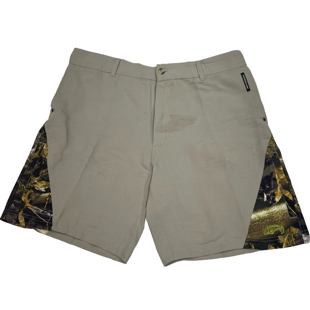 Fishouflage Bass Mens Camo Cargo Board Shorts Size XL Lightweight Fast Drying